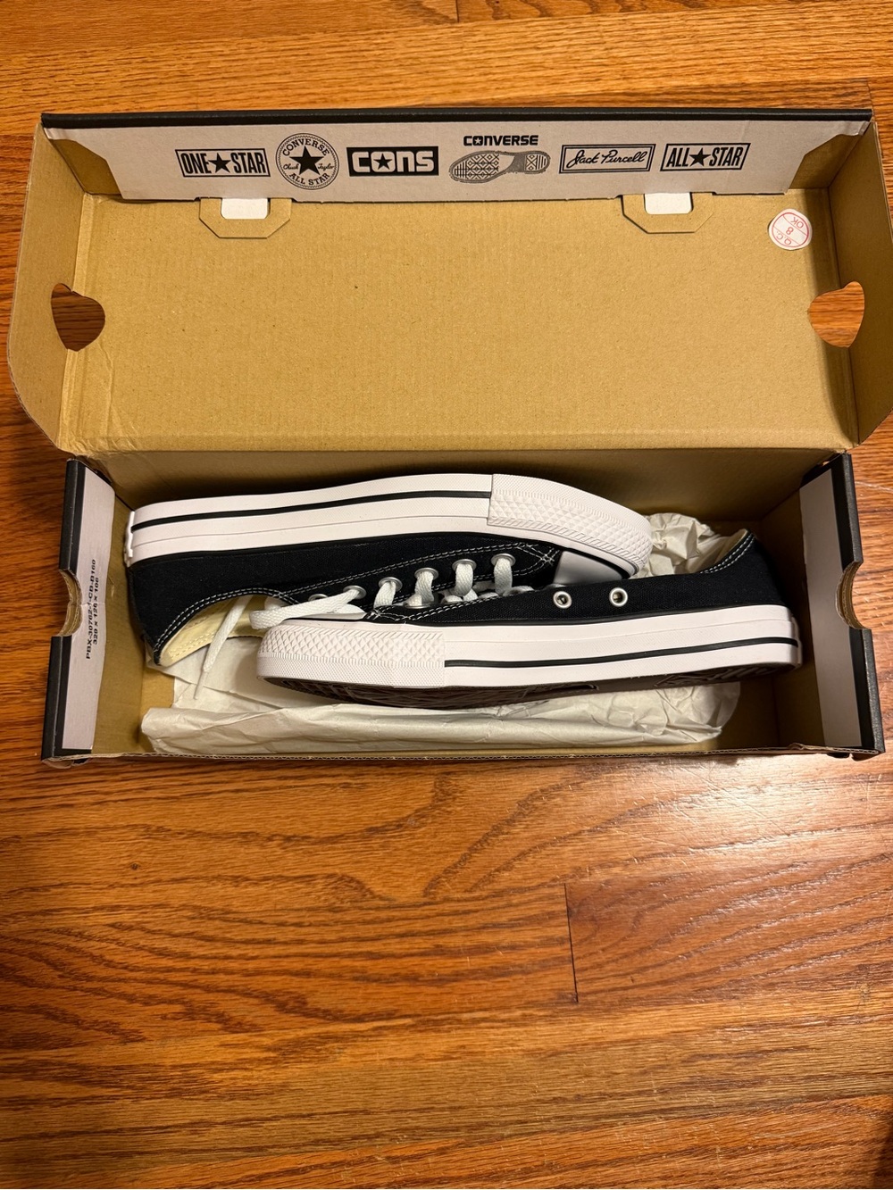 Converse Chuck Taylor All Star Low Top Black Sneaker 6.5 W / 4.5 M NIB